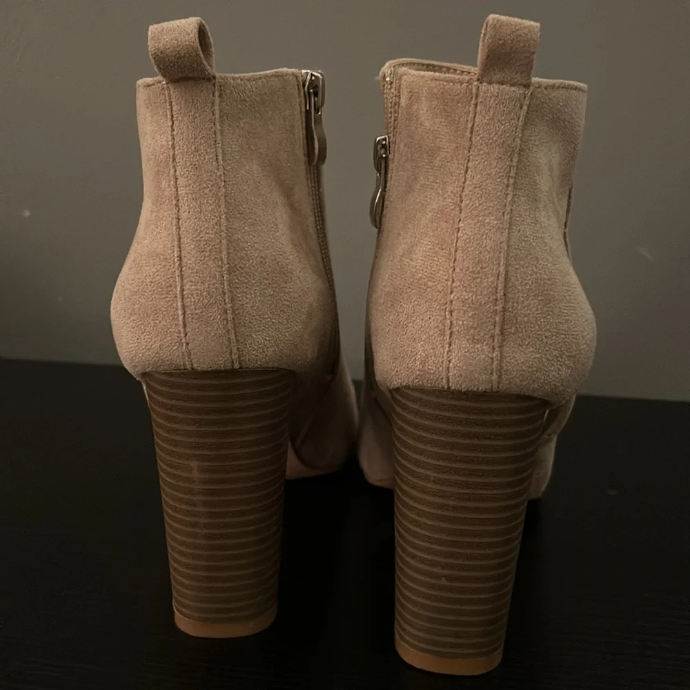 Open toe booties - Picture 5 of 10